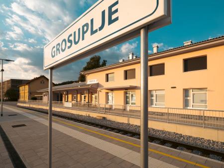 Železniška postaja Grosuplje, avgust 2022-5, foto Peter Zakrajšek